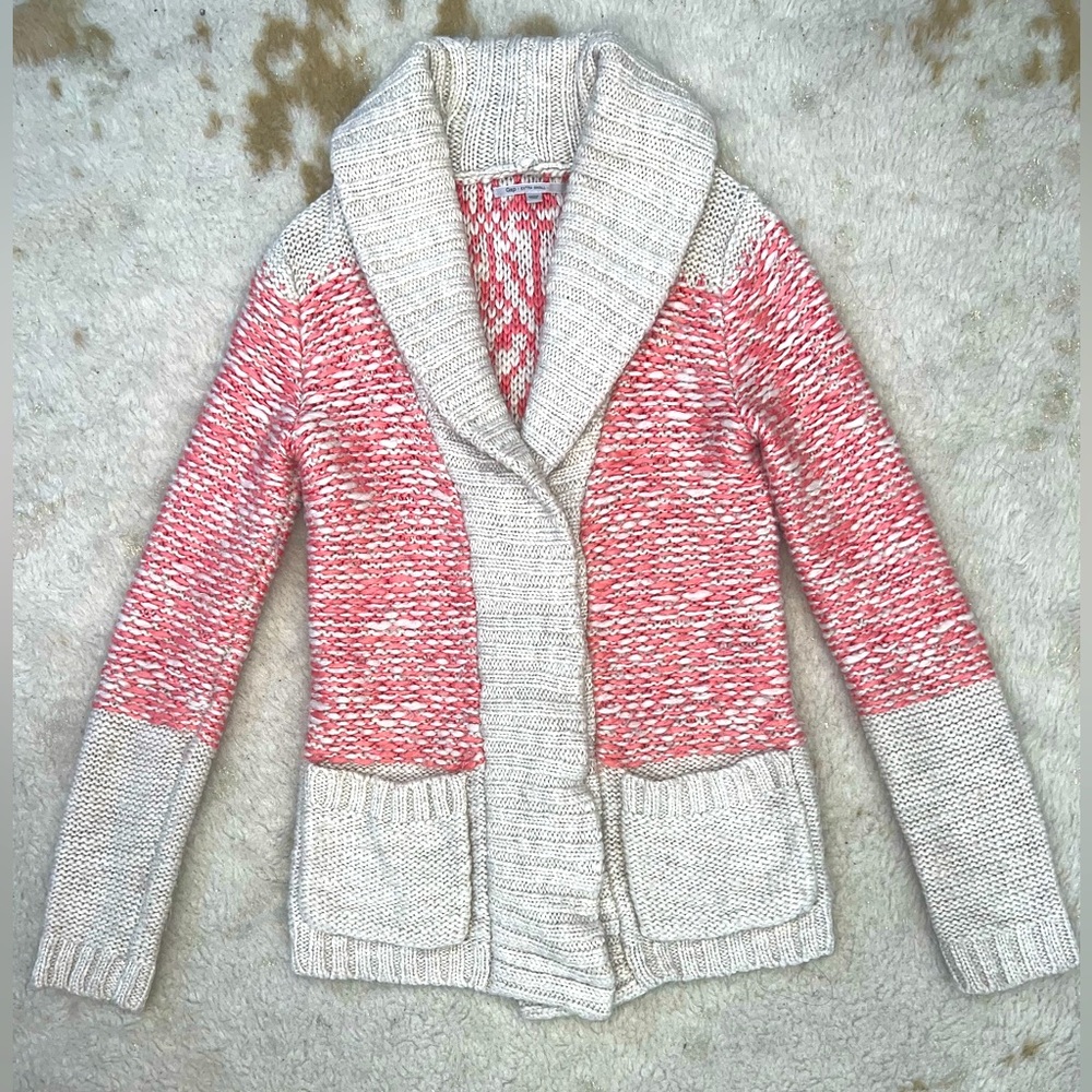 Gap sweater